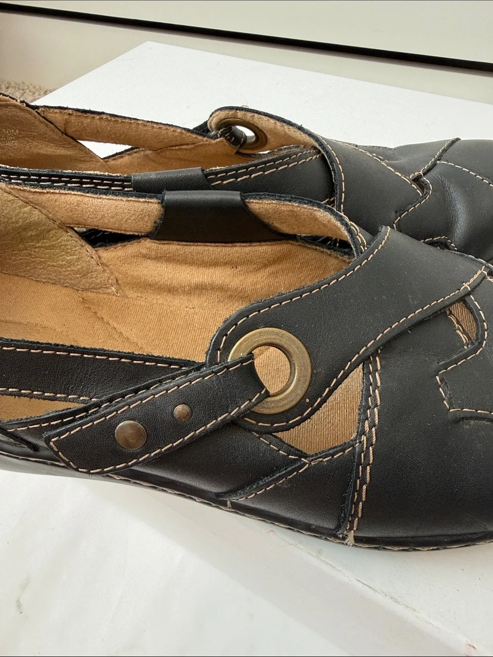 Clarks Ashland Spin Q Black Leather Mary Jane Flats with Strap